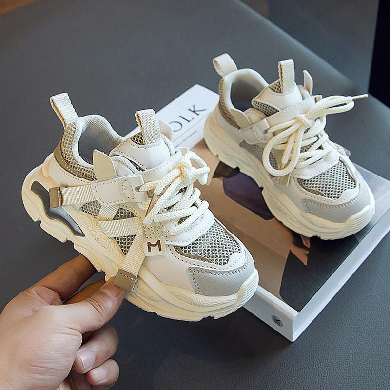 Boys' Fashion Simple Hollow Mesh Sneakers.