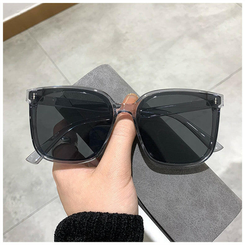 New Glasses Men And Women Black Frame Sunglasses.