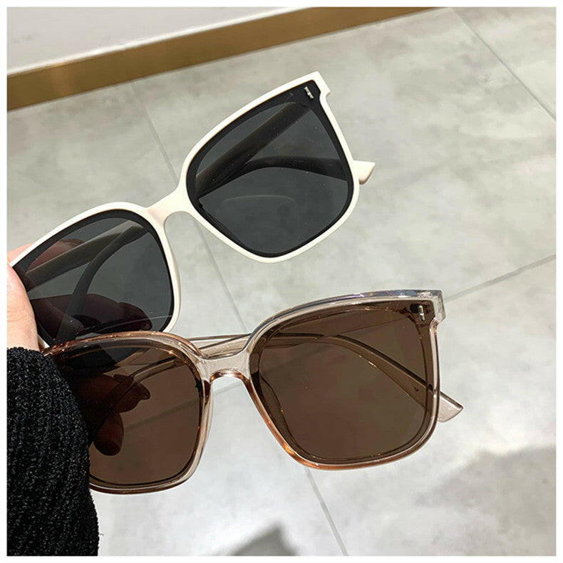 New Glasses Men And Women Black Frame Sunglasses.