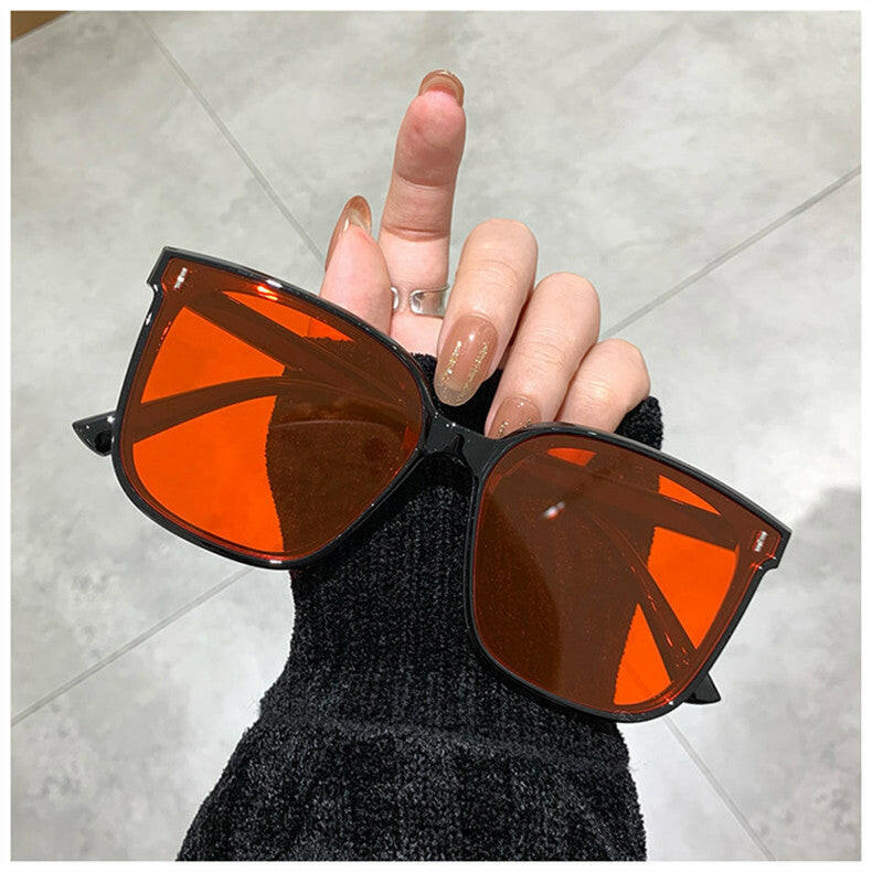 New Glasses Men And Women Black Frame Sunglasses.