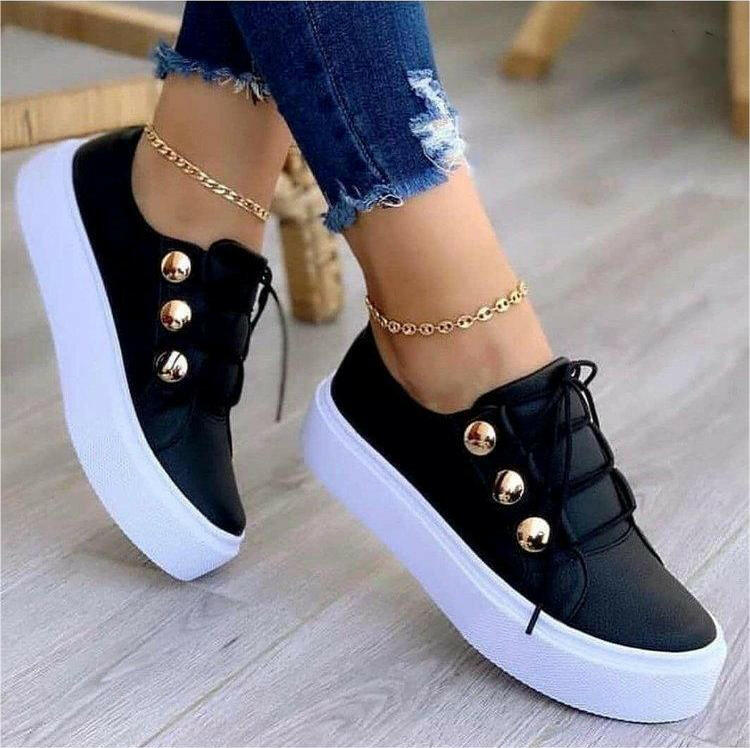 Lace-up Flats Sneakers Women Rivet Casual Shoes.