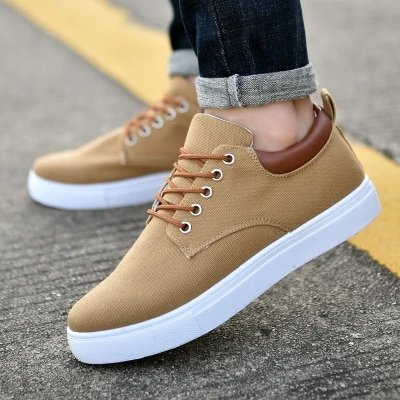 Breathable mens casual canvas sport shoes.