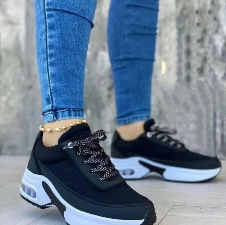 Sports Shoes Women SneakersThick Sole Mesh Breathable Casual Lace-Up Shoes.
