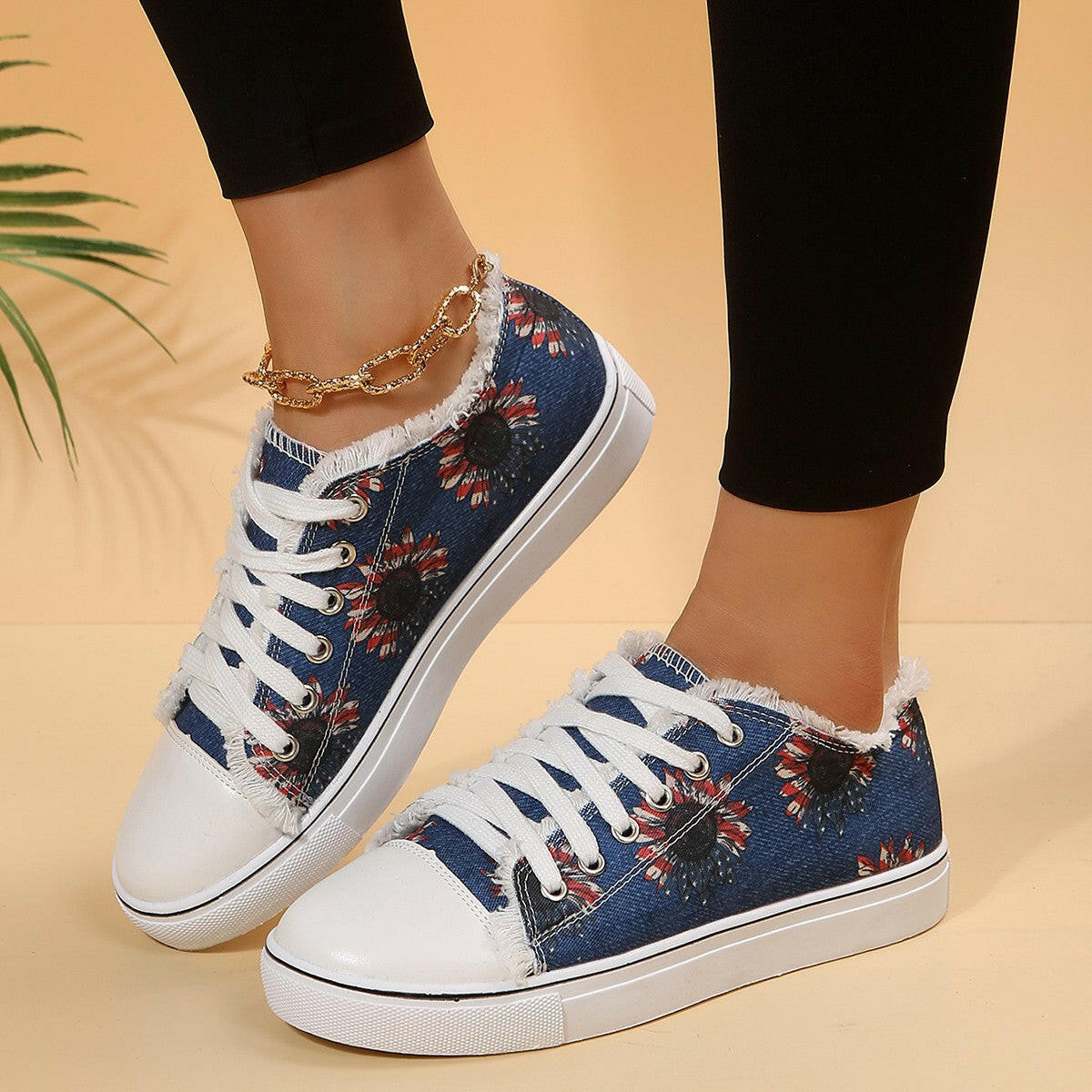 Casual Flat Canvas Shoes Flowers Lace-up Flowers Print Loafers Women Walking Shoes.