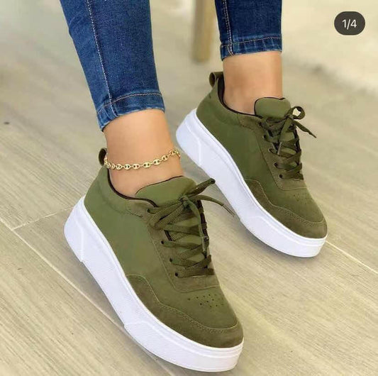 Lace-up Shoes Women Flats Thick Bottom Fashion Mesh Sneakers.