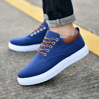 Breathable mens casual canvas sport shoes.