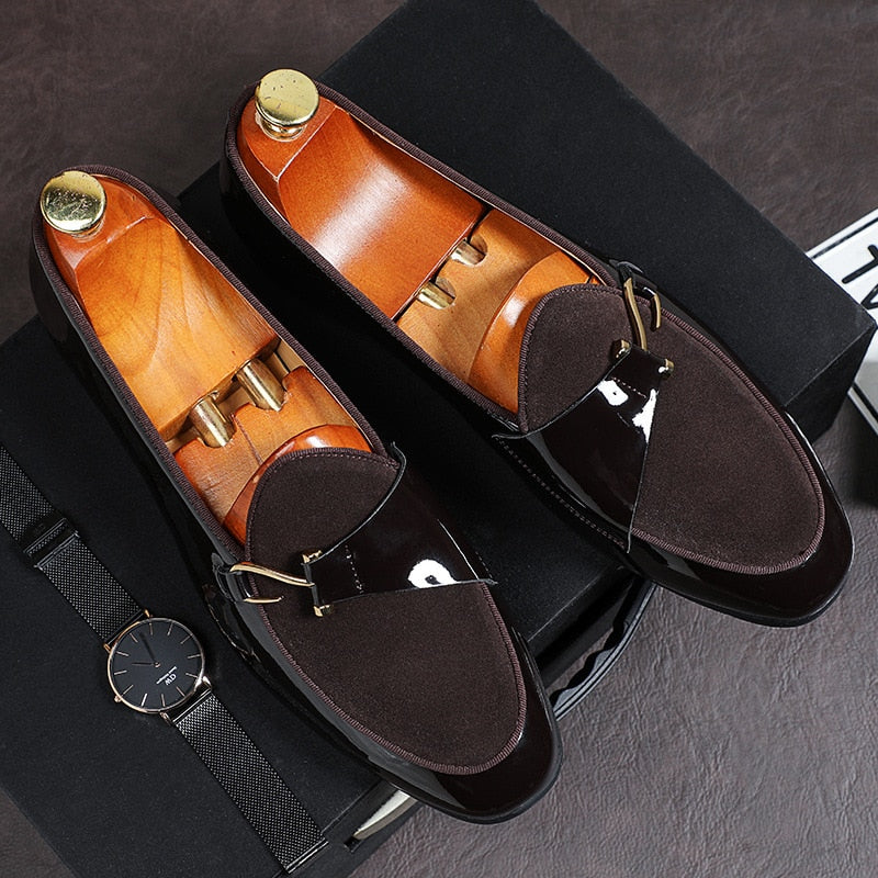 New Fashion Trend Daily Shoes For Men Patent Leather Stitching Suede Metal Hook Decoration Male Comfortable Casual Loafers