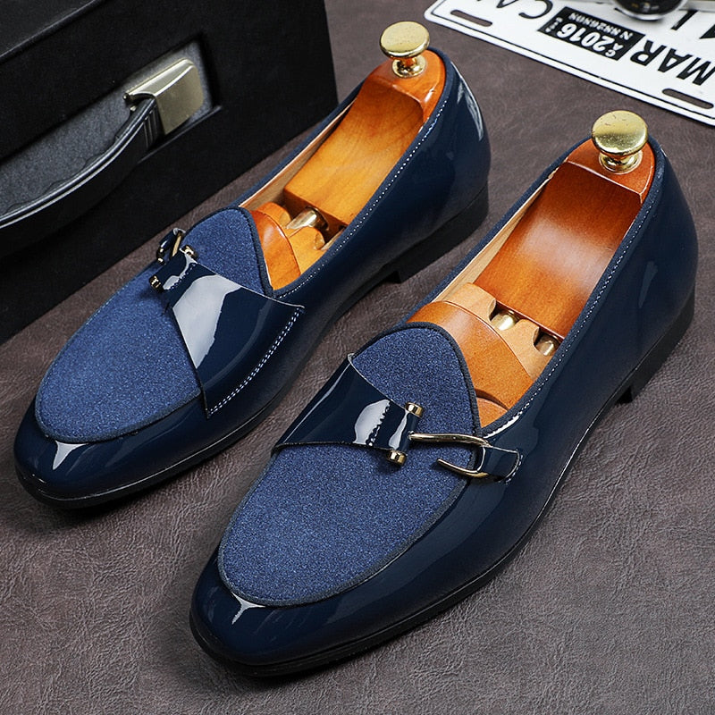 New Fashion Trend Daily Shoes For Men Patent Leather Stitching Suede Metal Hook Decoration Male Comfortable Casual Loafers