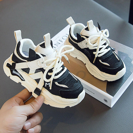 Boys' Fashion Simple Hollow Mesh Sneakers.