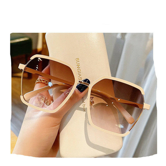 Ins Vintage Half-Frame Sunglasses Summer Oversize Metal Square Eyewear Uv400 Outdoor Sunscreen Women UV Protection Sunglasses.